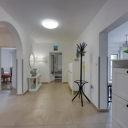 Casa Ina Wit Private Pool Holiday home Krsan